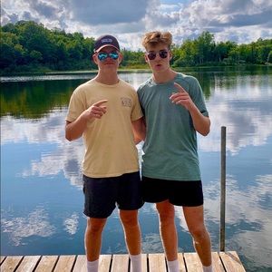 Meet your Posher, Abe